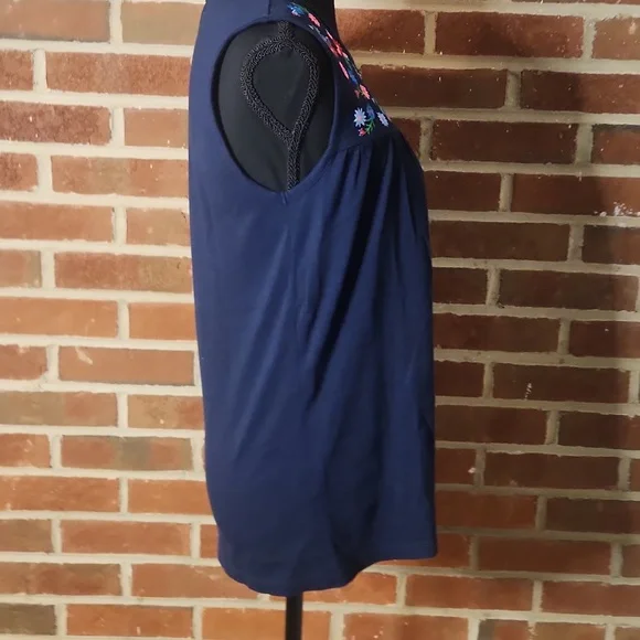 J. Crew Floral Embroidered Top size XS - Picture 3 of 5